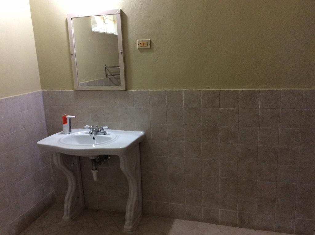 Pura Vida Jamaica Hotel Falmouth Room photo